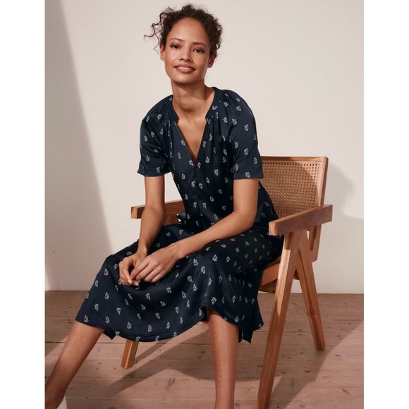 NWT THE WHITE COMPANY Printed Washed-Satin Midi Dress in Navy/Ecru - Picture 2 of 11